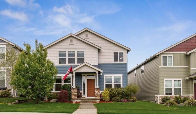 Primary Photo - Teheleh Welcomes You Home to This 5 Bed Be...