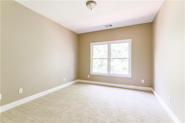 Building Photo - 2680 Colgan Ct SE