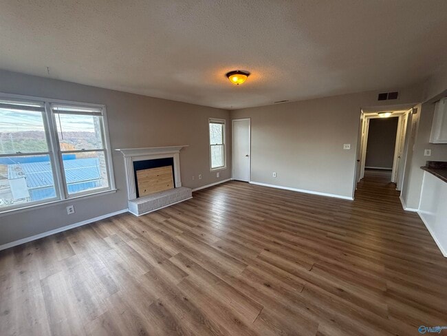 Building Photo - 3925 Highridge Dr SW