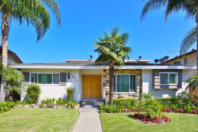Primary Photo - Downey Apts