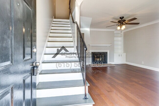 Building Photo - 717 Fox Ridge Dr