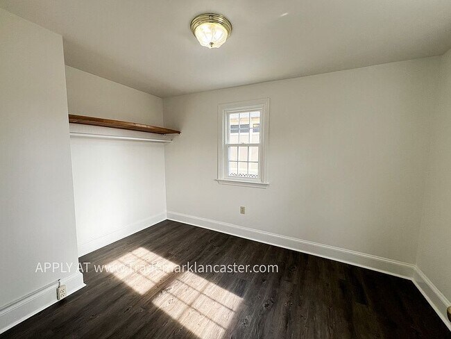 Building Photo - 4640 Horseshoe Pike