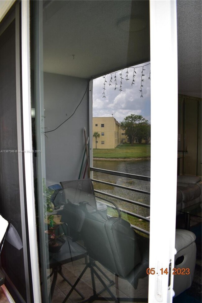 Building Photo - 8590 Sunrise Lakes Blvd