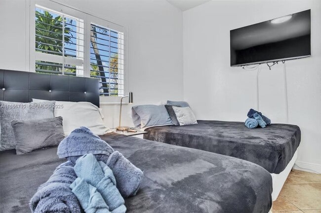 Building Photo - 205 N 31st Ave