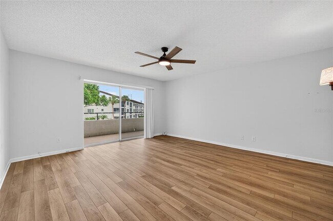 Building Photo - 2583 Countryside Blvd