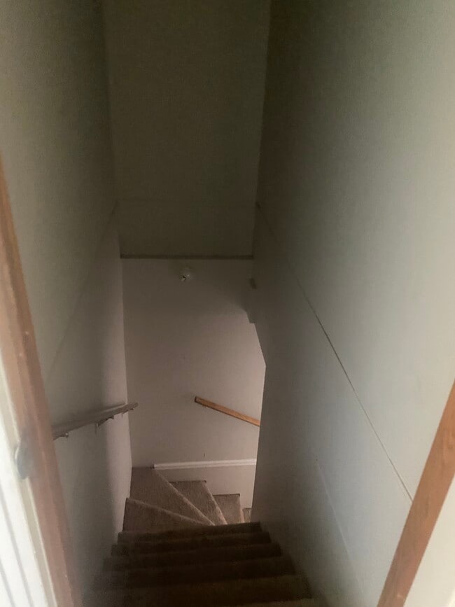 Building Photo - 134 Forest Rd