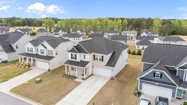 Building Photo - 629 Longstanton Ave