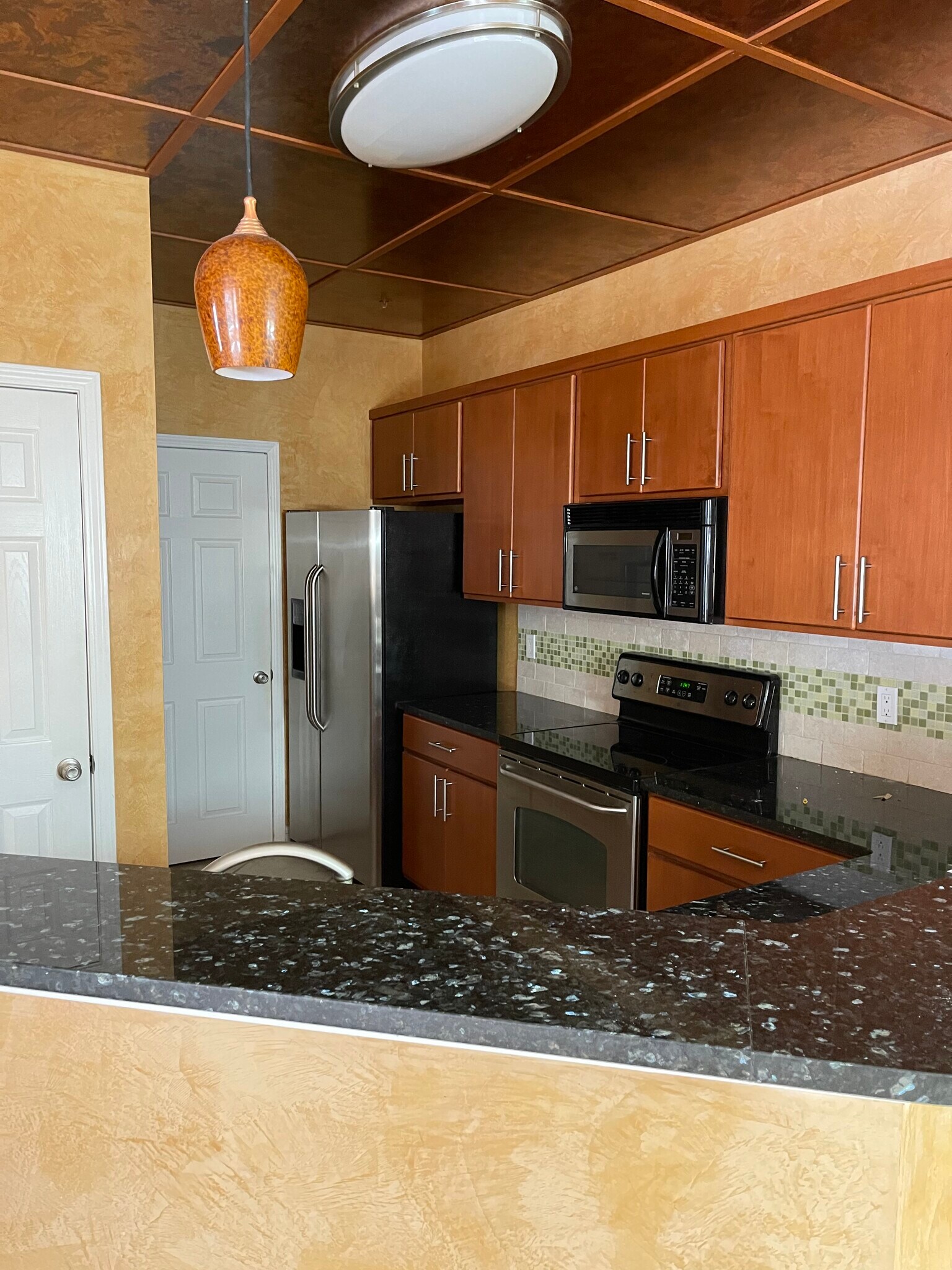 Kitchen - 2208 Walden Park Dr