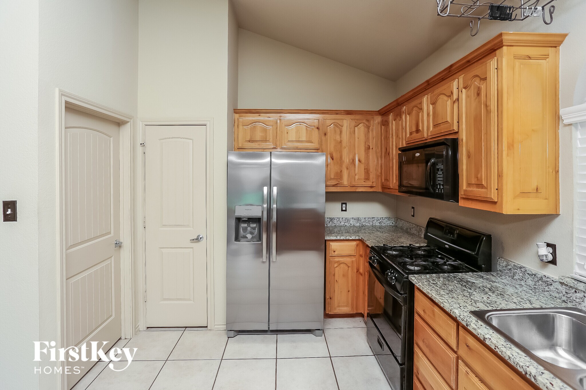 Building Photo - 14413 Artesia Ct