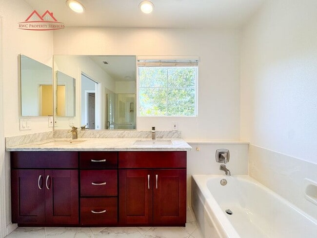 Building Photo - 3634 Fitzsimmons Common