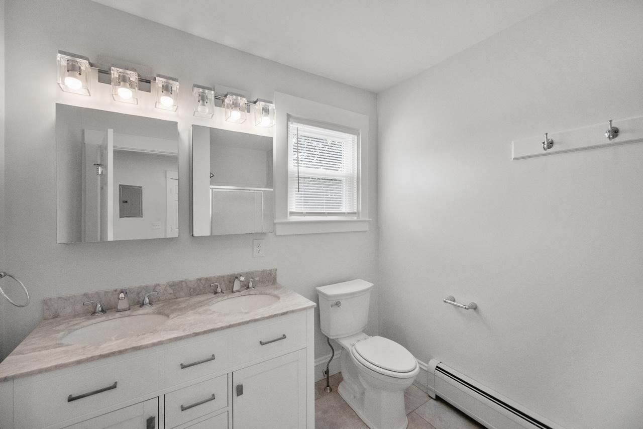 Building Photo - 5 Goulart Ave