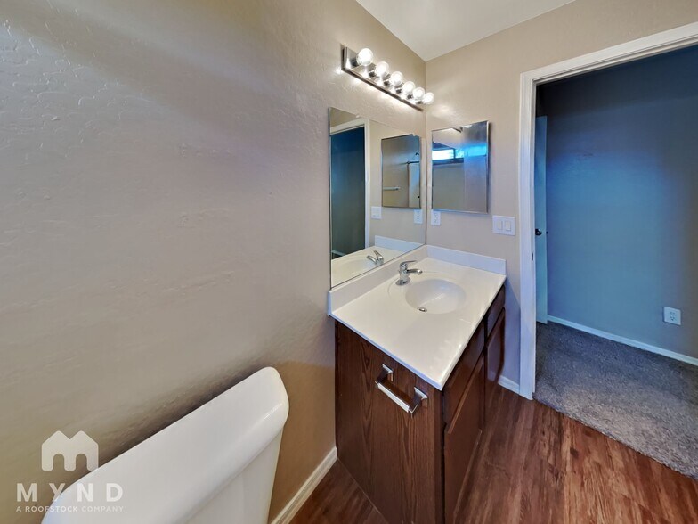 Building Photo - 36590 W San Clemente St