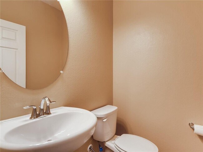 Building Photo - 9801 Tolima Dr