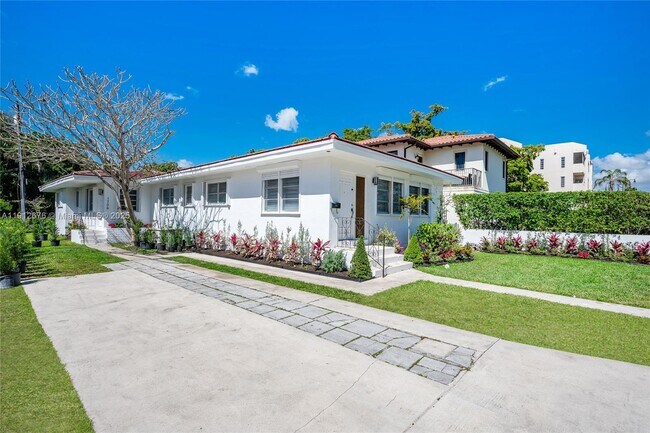 Primary Photo - 1706 S Le Jeune Rd