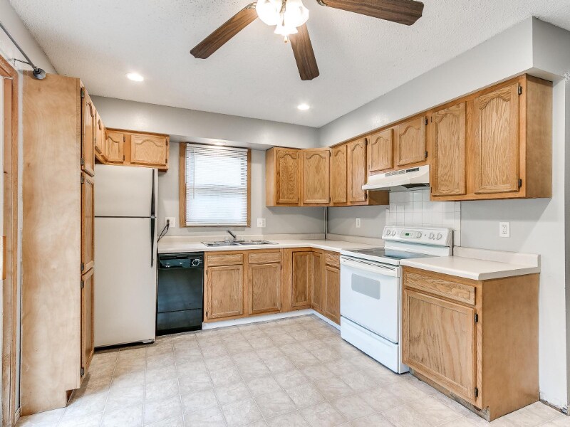 Building Photo - 201 Wellons Dr