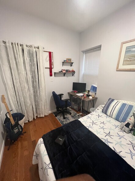 Bedroom - 86 9th St