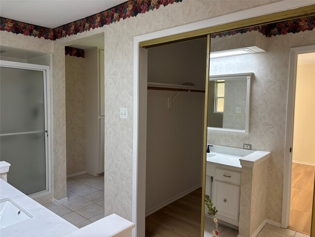 Building Photo - 25 N Deerfoot Cir