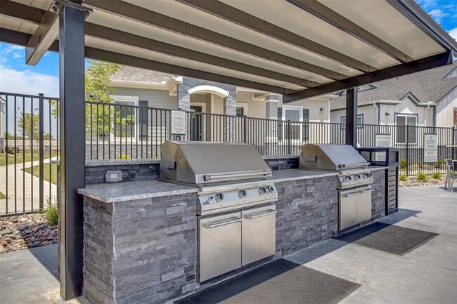 Building Photo - 7265 Borland Dr