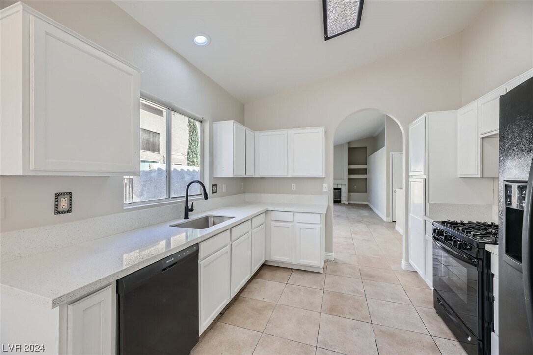 Building Photo - 8354 Drop Camp St