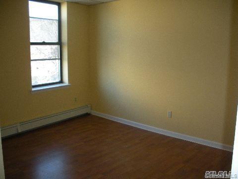 Building Photo - 224 E Main St