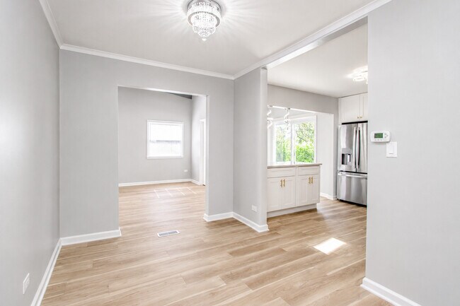 Building Photo - 7777 Ramsgate Cir S