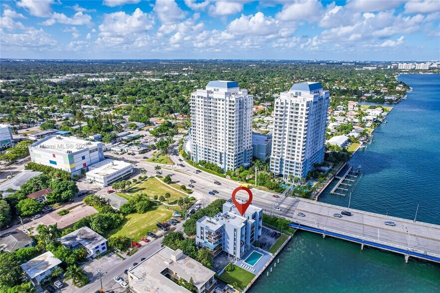 Building Photo - 7899 NE Bayshore Ct