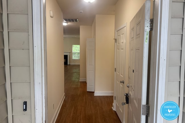 Building Photo - 1206 Marne Ave