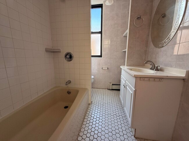 Building Photo - 811 Minnie Pl