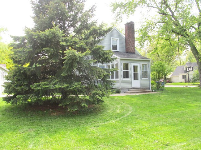 Building Photo - Quaint Cape Cod in Kalamazoo