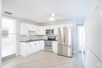 Building Photo - 6695 SW 28th St