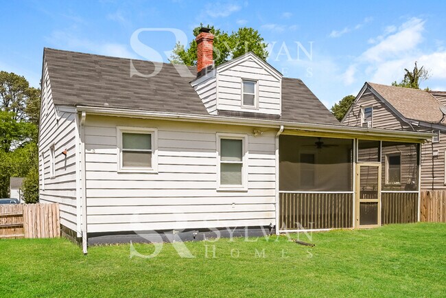 Building Photo - The living is easy in this 4 bedroom, 1.5 bathroom home
