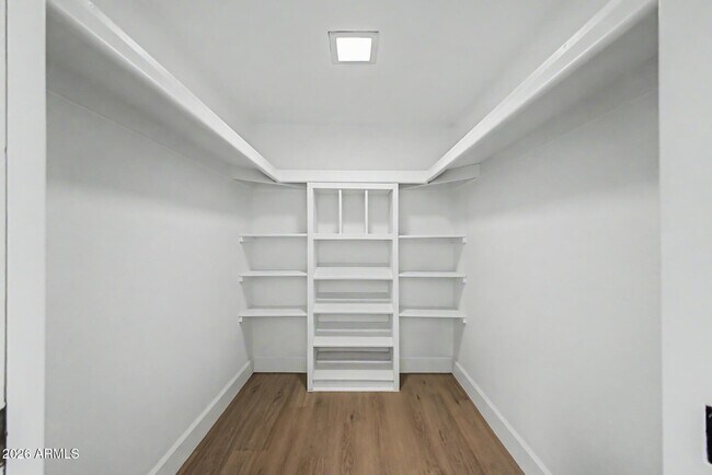Building Photo - 5207 S Hazelton Ln
