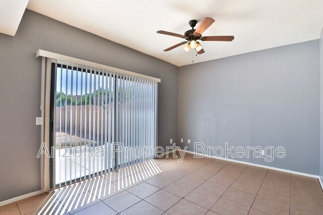 Building Photo - 1653 E Cindy St