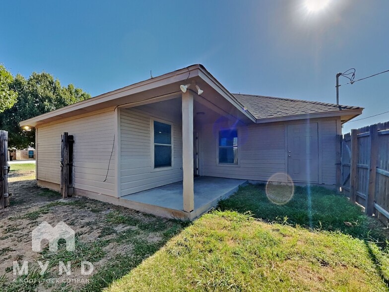 Building Photo - 112 Jolin Ln