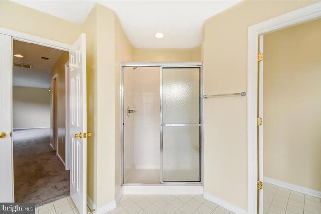 Building Photo - 240 Davis St