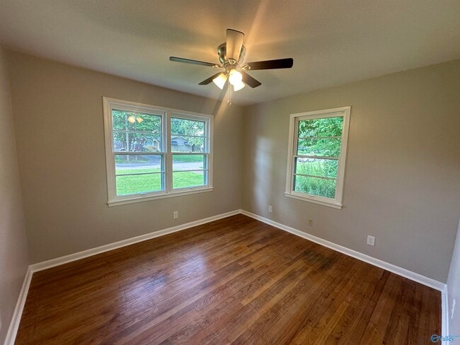 Building Photo - 2007 College St SE