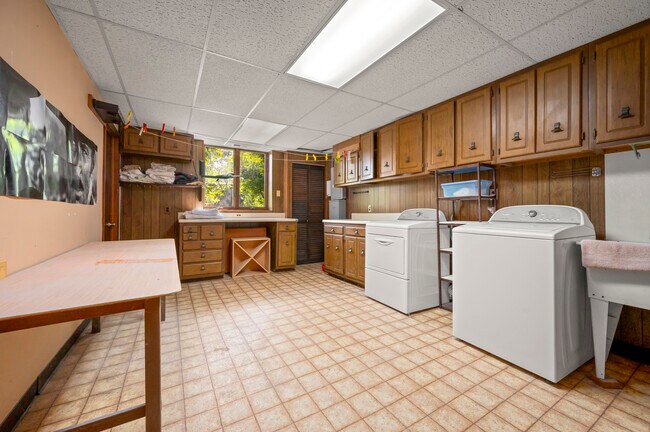 Building Photo - 26 Canter Ct