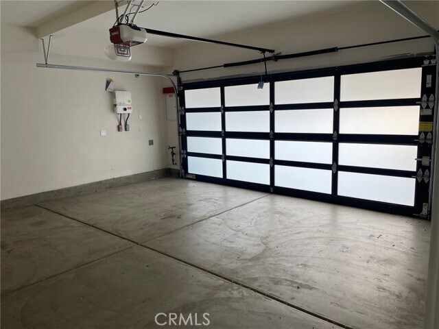 Building Photo - 147 Waypoint