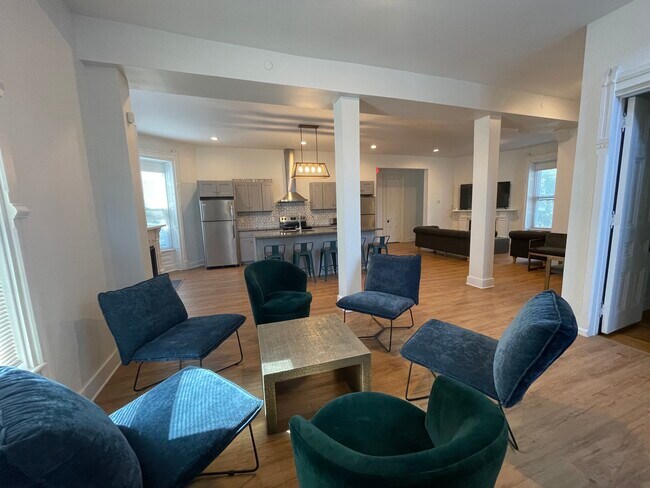 Building Photo - 53 Main St