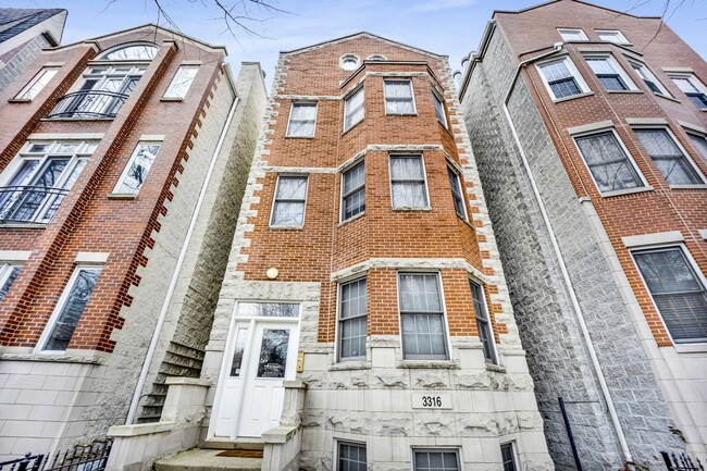 Primary Photo - 3316 N Damen Ave