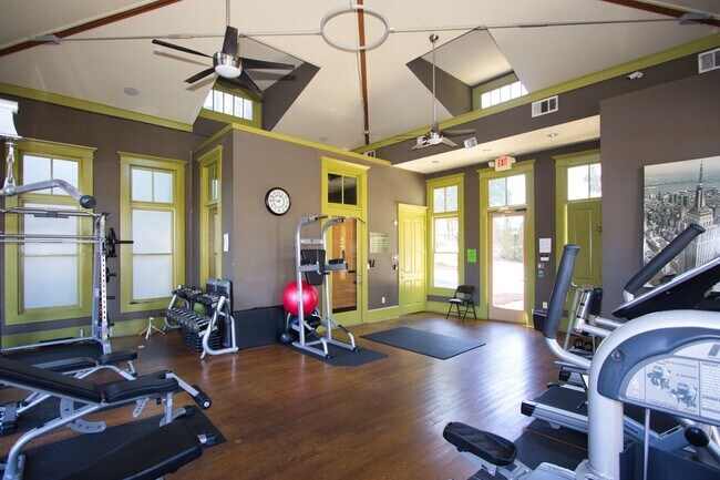 Building Photo - 1195MT