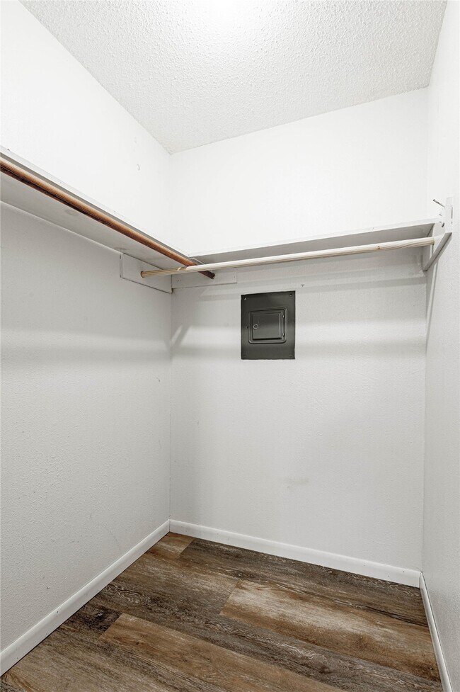 Building Photo - 120 McAdams Ln