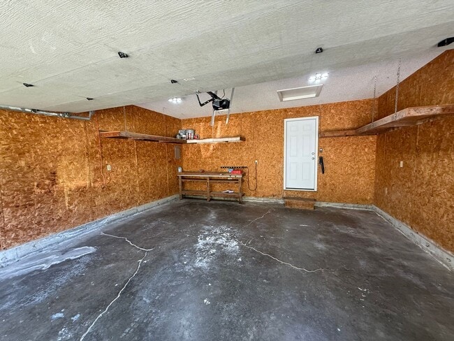 Building Photo - Remodeled 3 Bedroom 2 Bathroom home in Battlefield MO