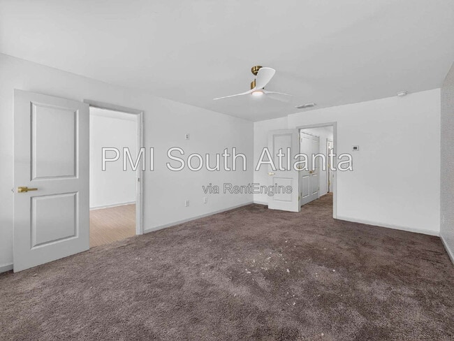 Building Photo - 4925 Lower Elm St