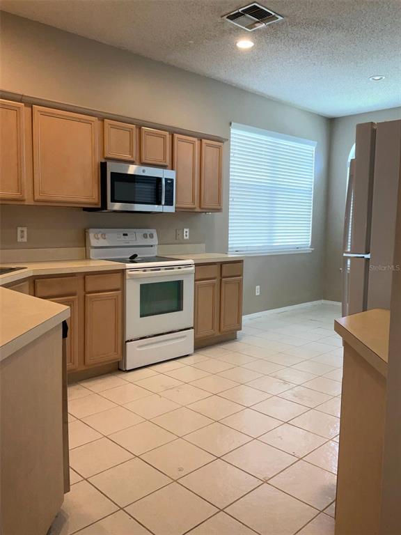 Building Photo - 1318 Lake Biscayne Way