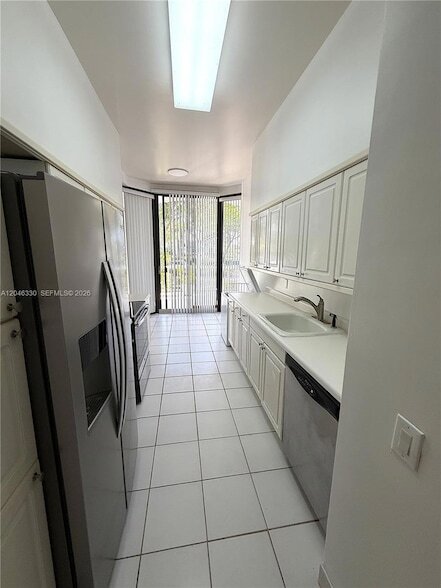 Building Photo - 3640 Yacht Club Dr