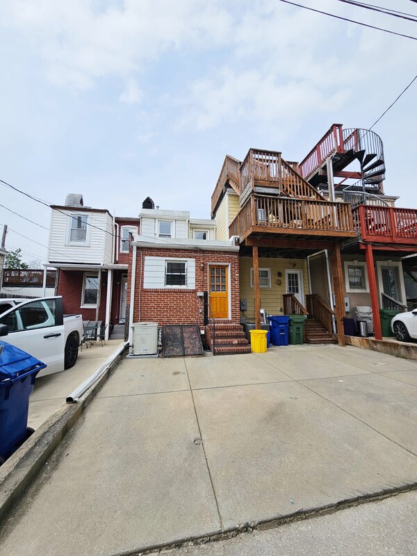 Building Photo - 3103 Foster Ave