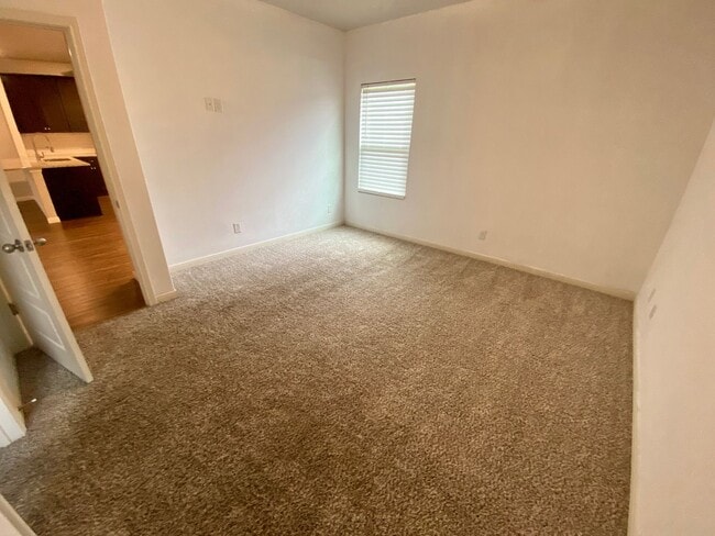 Building Photo - Great space w/ upstairs loft area as well!...