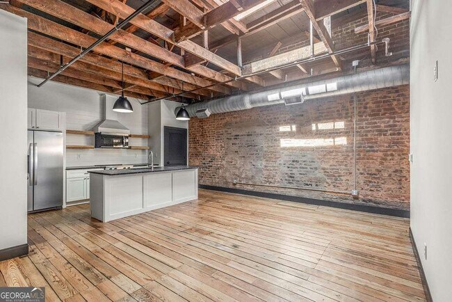 Building Photo - 13 Greenville St S