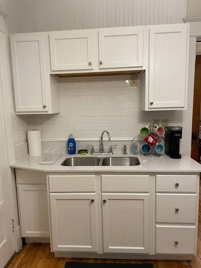 Building Photo - 1610 Selby Ave